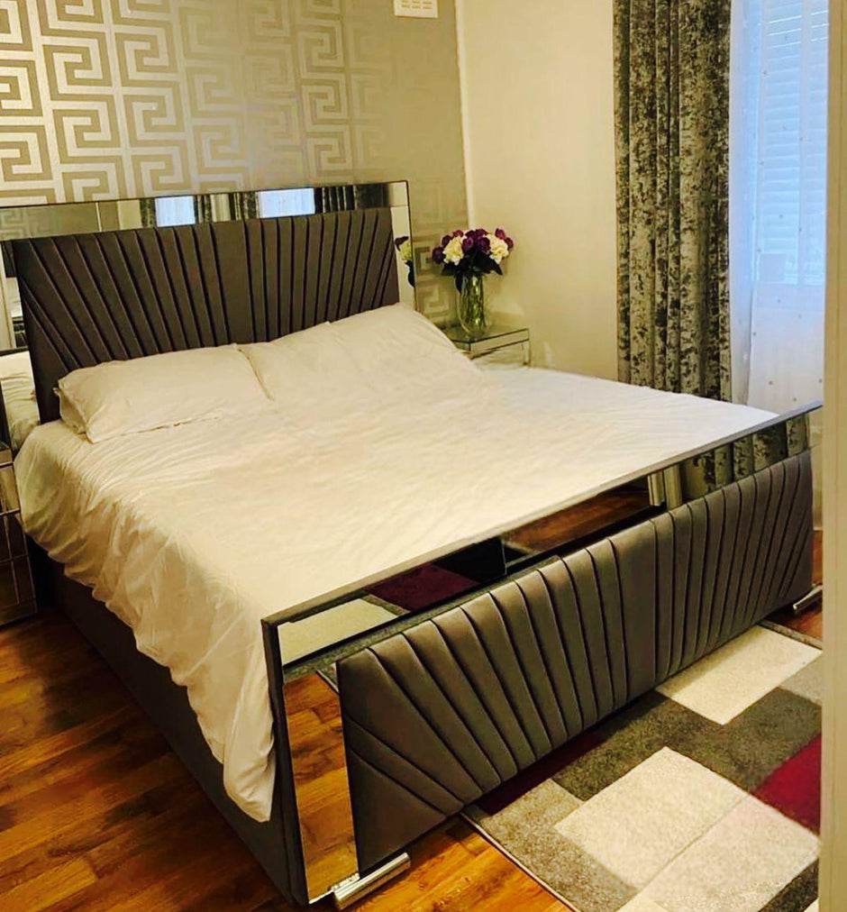 Line Down Bed With Glass Bed