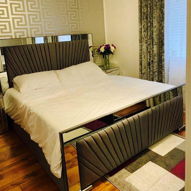 Line Down Bed With Glass Bed